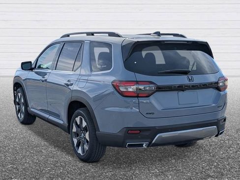 New 2026 Honda Pilot Touring image 3