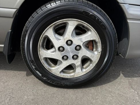 Used 2000 Toyota Camry LE FWD image 25