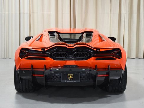 Used 2025 Lamborghini Revuelto image 12