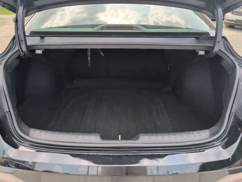 Used 2025 Hyundai Elantra SEL FWD image 29