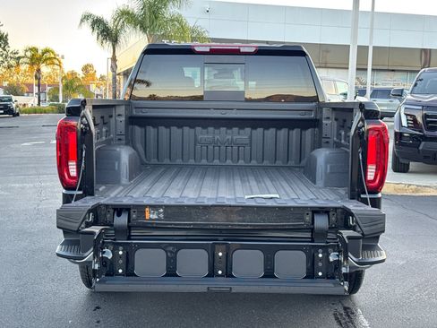 Used 2026 GMC Sierra 1500 SLT w/ SLT Premium Plus Package AWD/4WD image 9
