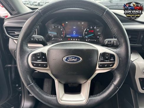 Used 2023 Ford Explorer XLT w/ Equipment Group 202A AWD/4WD image 10