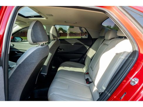 Used 2021 Hyundai Elantra Limited FWD image 14