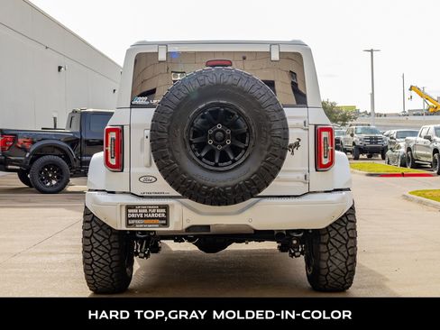 Used 2024 Ford Bronco Badlands image 8