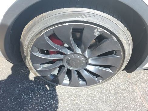 Used 2022 Tesla Model Y Performance AWD/4WD image 5