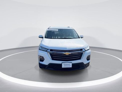 Used 2023 Chevrolet Traverse LT w/ LT Premium Package AWD/4WD image 3