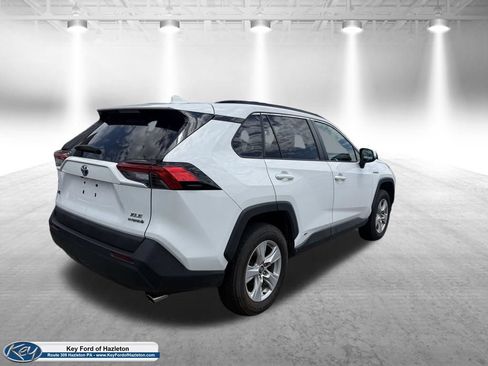 Used 2020 Toyota RAV4 XLE AWD/4WD image 11