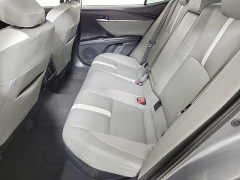 Used 2025 Toyota Camry SE FWD image 12