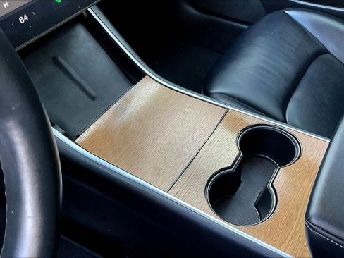 Used 2018 Tesla Model 3 Long Range image 15