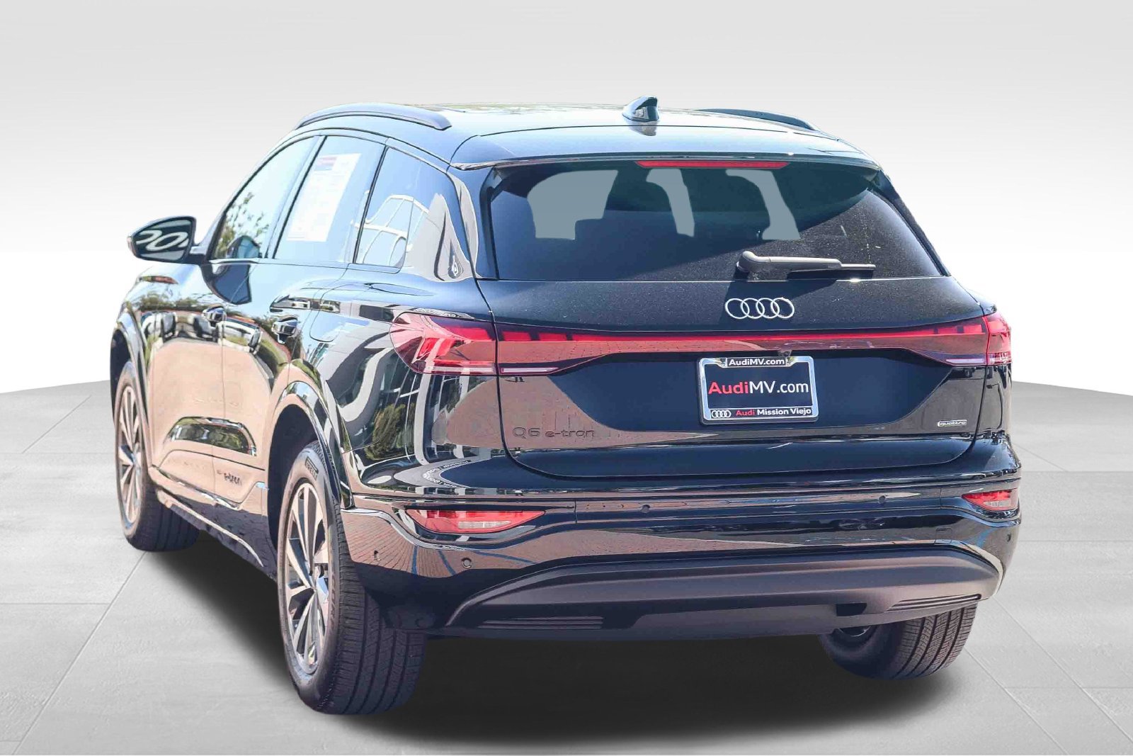 Used 2027 Audi Q6 e-tron Premium AWD/4WD image 4