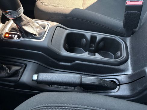 Used 2023 Jeep Wrangler Unlimited Sport image 26