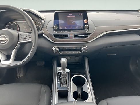 Used 2023 Nissan Altima 2.5 SV image 11