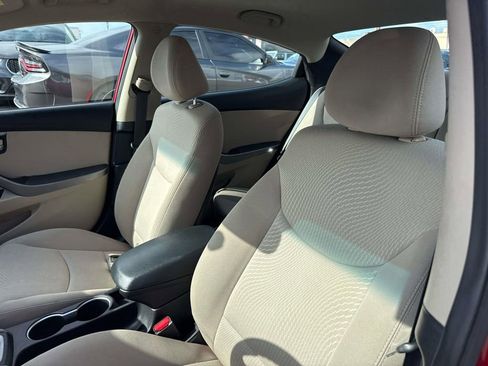 Used 2014 Hyundai Elantra SE w/ Option Group 02 FWD image 22