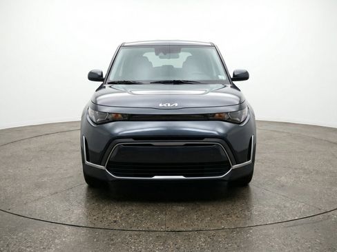 Used 2025 Kia Soul LX w/ LX Technology Package image 2