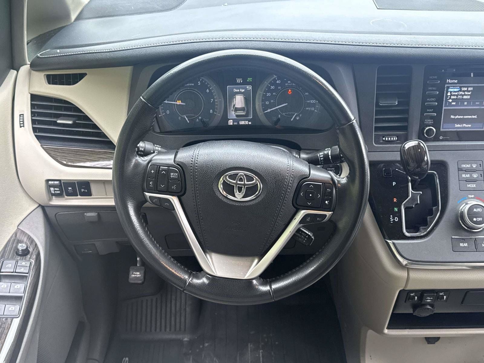 Used 2019 Toyota Sienna XLE w/ XLE Navigation Package FWD image 13