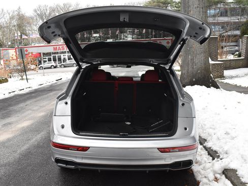 Used 2019 Audi SQ5 Prestige w/ Prestige Package image 19
