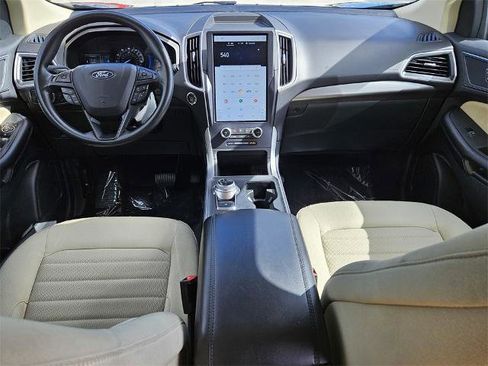 Certified 2024 Ford Edge SE image 35