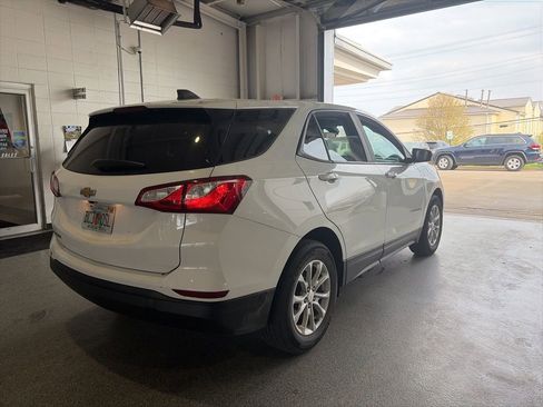 Used 2021 Chevrolet Equinox LS w/ LS Convenience Package image 3