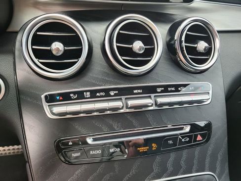 Used 2019 Mercedes-Benz GLC 300 4MATIC image 28