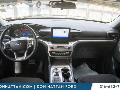 Used 2022 Ford Explorer XLT w/ Class IV Trailer Tow Package image 4