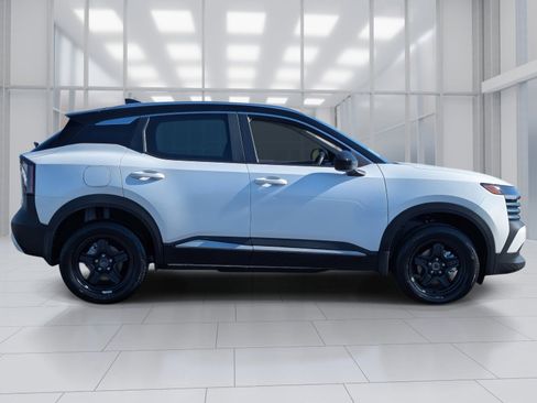 New 2026 Nissan Kicks SV image 6