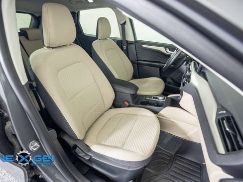 Used 2021 Ford Escape SE FWD image 45