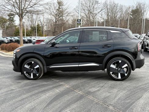 Certified 2025 Nissan Kicks SR image 5