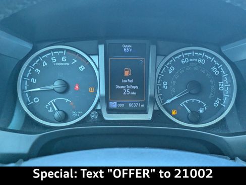 Used 2017 Toyota Tacoma SR5 w/ Tow Package image 33