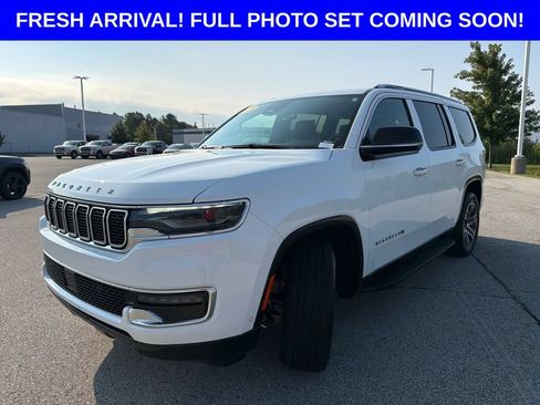 Used 2023 Jeep Wagoneer 4WD w/ Premium Group I image 8