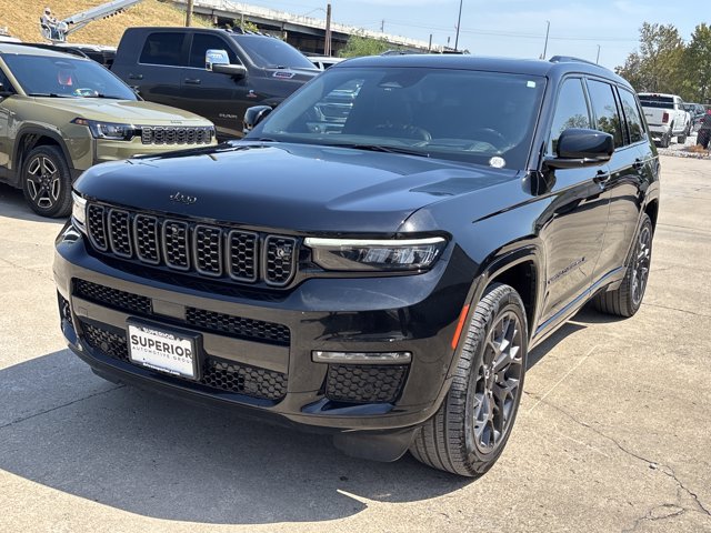 Used 2023 Jeep Grand Cherokee L Summit AWD/4WD image 10