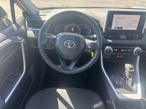 Used 2024 Toyota RAV4 LE AWD/4WD image 15