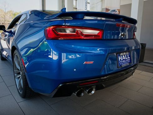 Used 2016 Chevrolet Camaro SS RWD image 34
