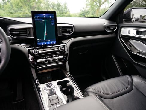 Used 2023 Ford Explorer ST w/ Technology Package image 22