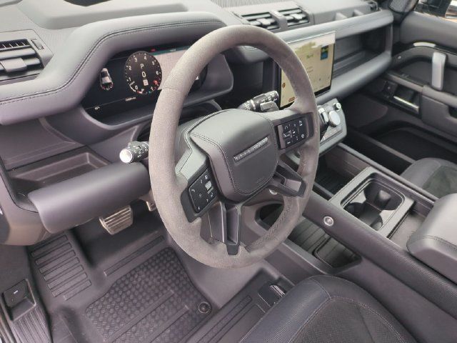 Used 2024 Land Rover Defender 110 V8 AWD/4WD image 7
