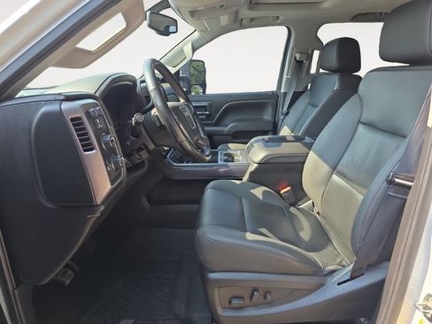 Used 2018 GMC Sierra 2500 SLT w/ Duramax Plus Package AWD/4WD image 11