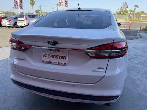 Used 2018 Ford Fusion SE w/ Fusion SE Technology Package FWD image 23