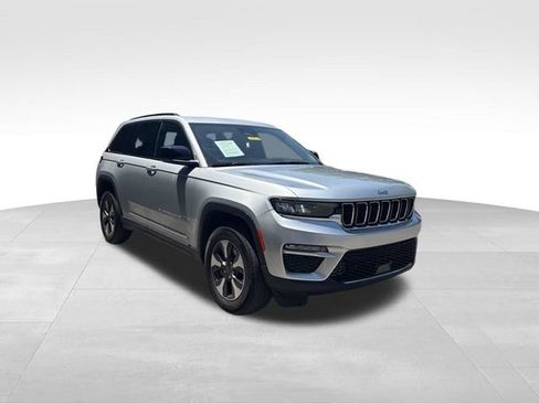 Used 2024 Jeep Grand Cherokee Limited 4xe image 7