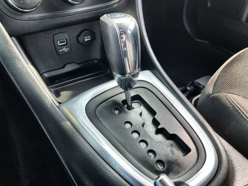 Used 2014 Dodge Avenger SE w/ Rallye Appearance Group FWD image 22