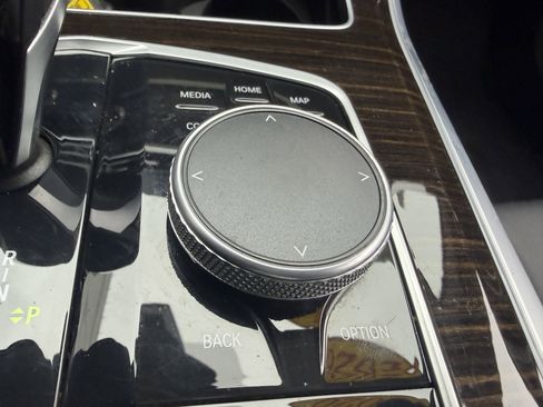 Used 2020 BMW X5 xDrive40i w/ Convenience Package image 40