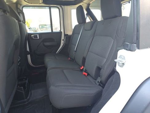 Used 2018 Jeep Wrangler Unlimited Sport S AWD/4WD image 28