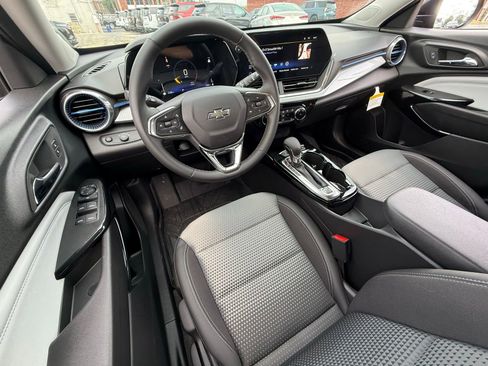 New 2026 Chevrolet Trax LT w/ Driver Confidence Package FWD image 15