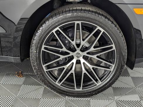 New 2026 Porsche Macan image 12