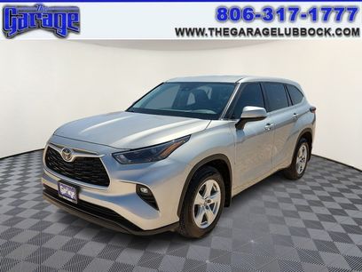 Used 2024 Toyota Highlander LE