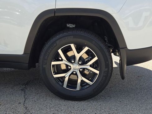 New 2025 Jeep Grand Cherokee Limited w/ MOPAR Finishing Package image 16