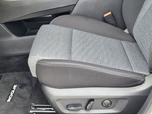Certified 2023 Nissan Rogue SV FWD image 26