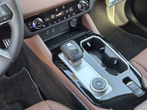 New 2025 Mitsubishi Outlander SEL image 15