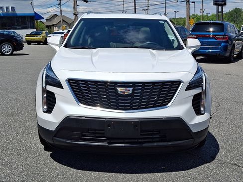 Used 2023 Cadillac XT4 Luxury FWD image 2