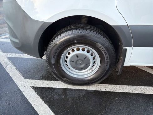 Used 2021 Mercedes-Benz Sprinter 2500 image 22