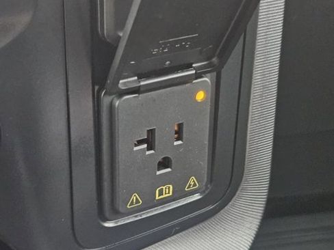 Certified 2022 Ford F150 Platinum w/ Equipment Group 701A High image 22