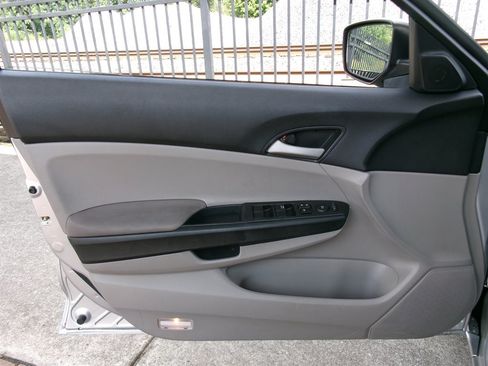 Used 2012 Honda Accord LX image 10